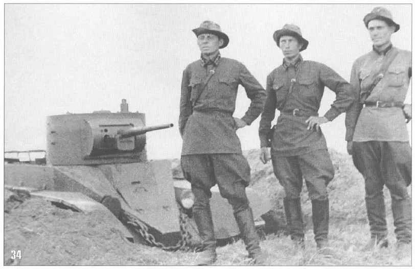 Soviet tank crew in RKKA M1938 Panama Hats during field operations at Khalkhin Gol, 1939